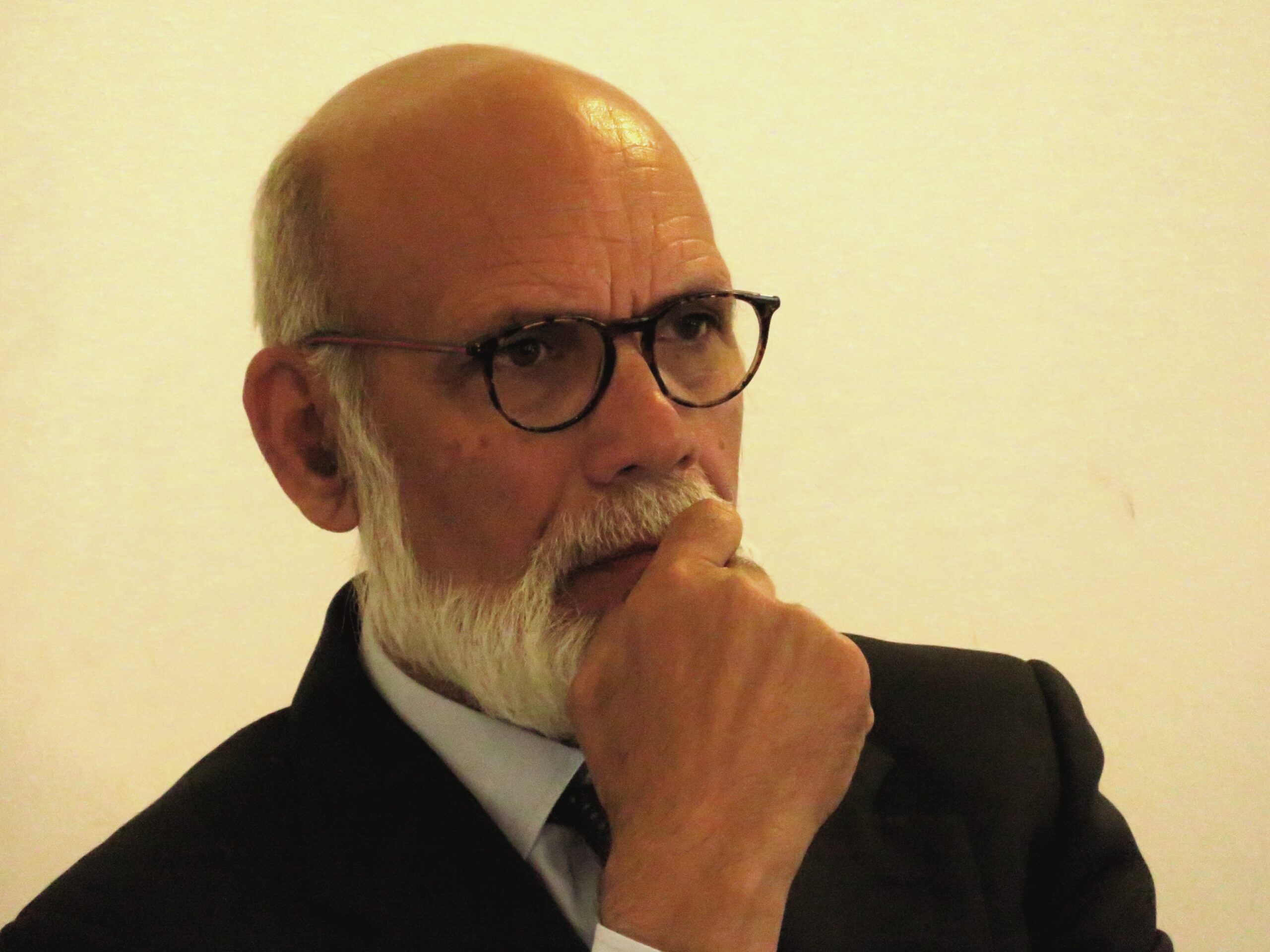 foto bio prof LO BUE